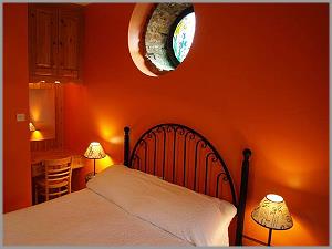 slaapkamer met tweepersoonsbed